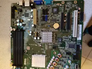 Bundkort fra Dell powerEdge T105 server.