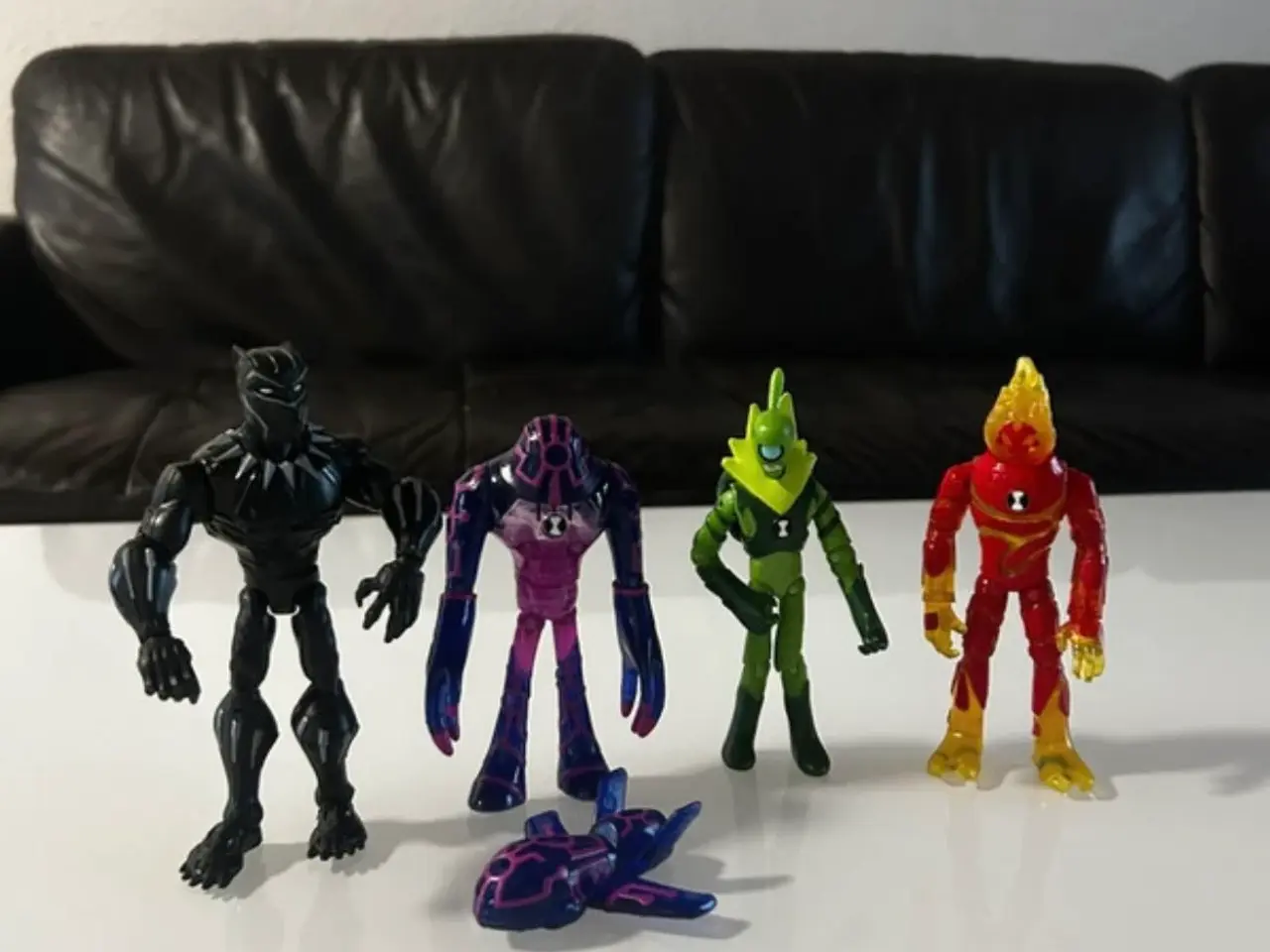 Billede 1 - Playmates 4 figurer 