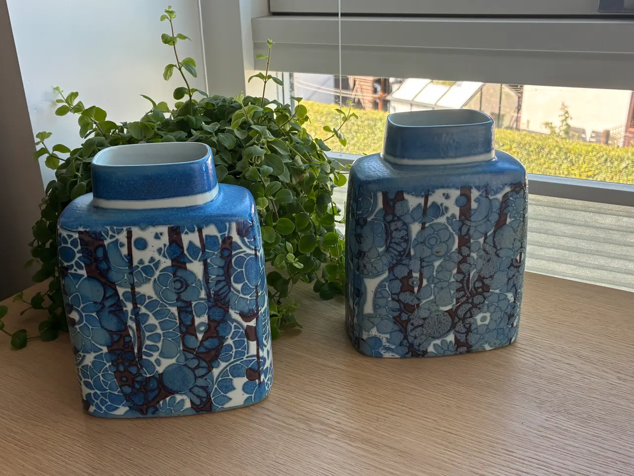 Billede 2 - Royal Copenhagen - Blå Baca - fajance vaser.