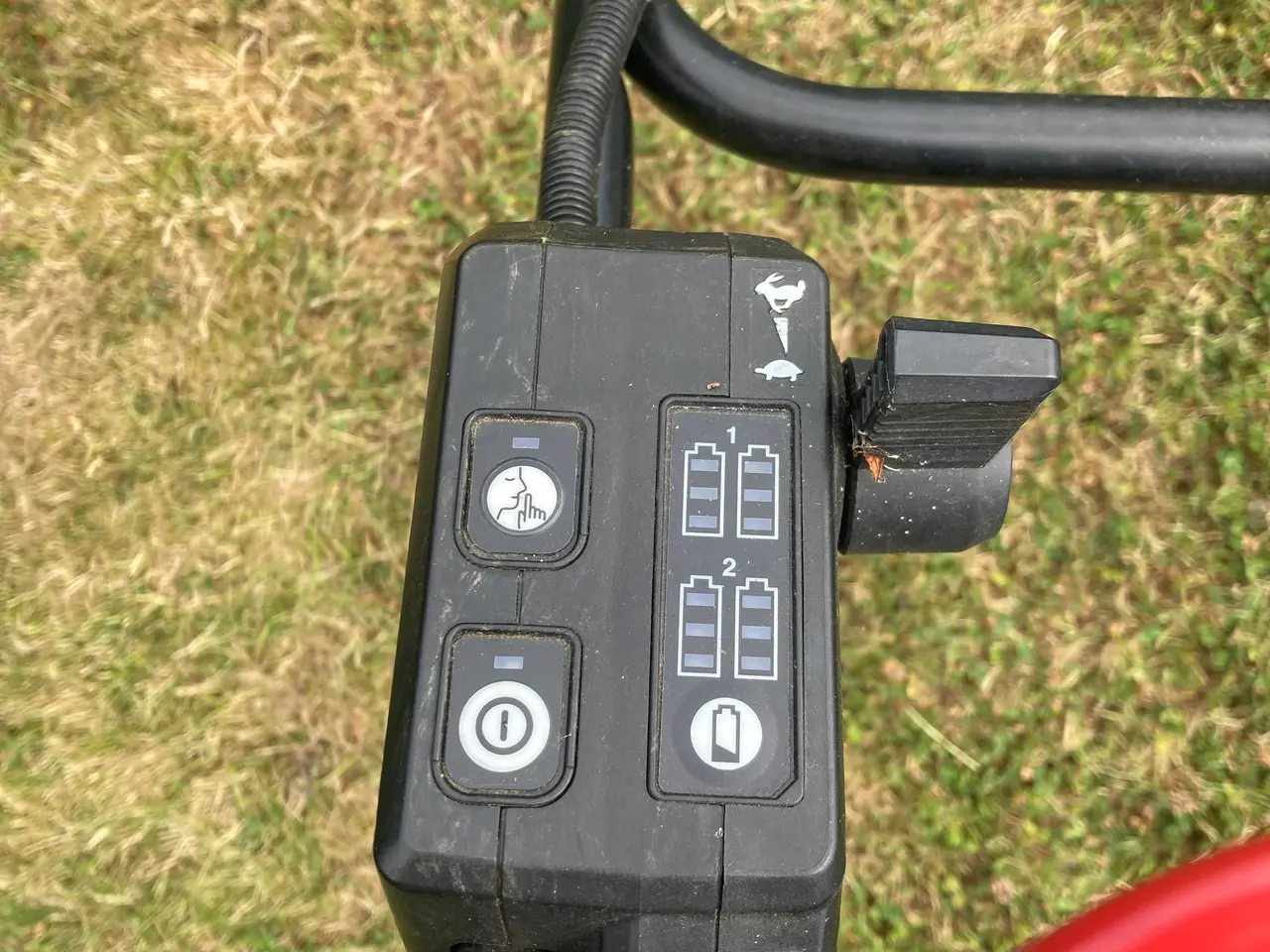 Billede 3 - Makita el-plæneklipper, 2 batterier og oplader
