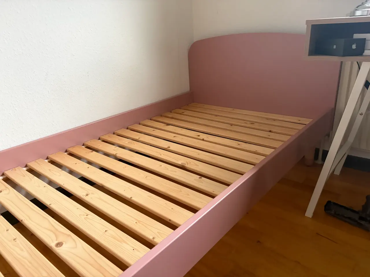 Billede 2 - Flexa Play seng i lyserød  + boxmadras & topmadras
