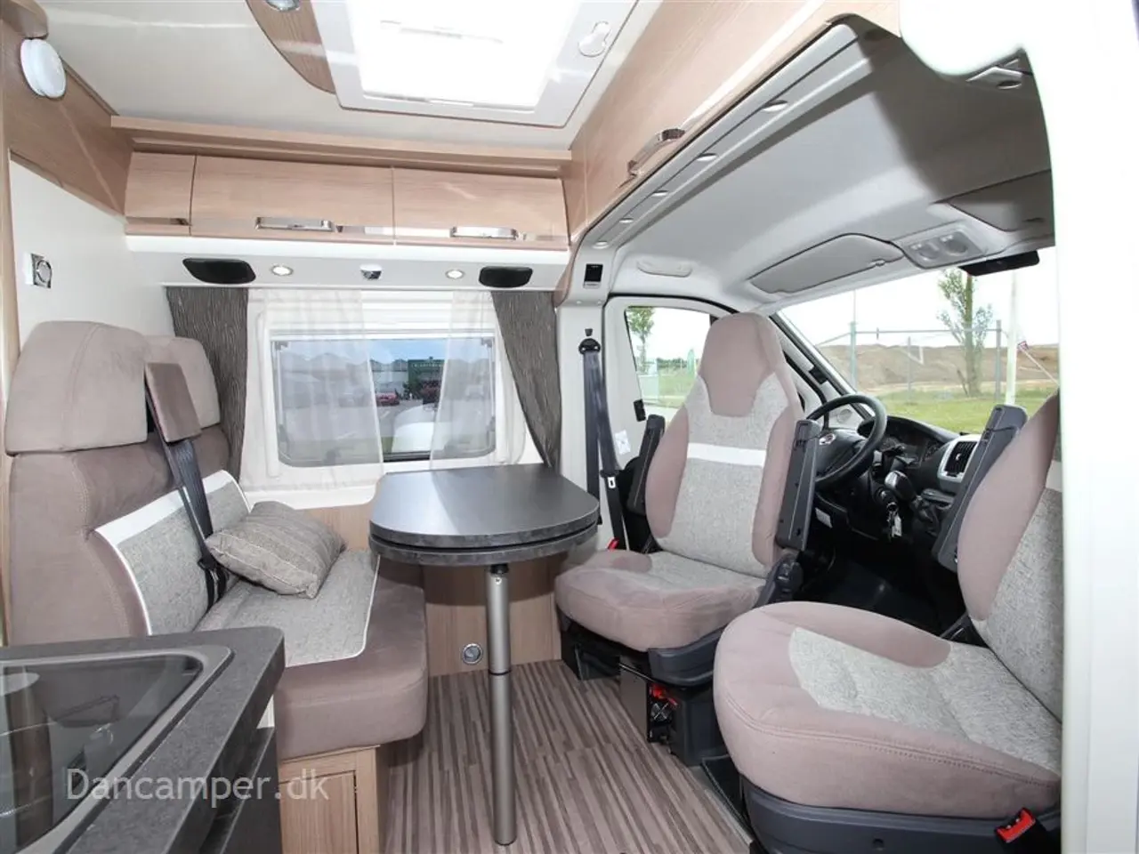 Billede 10 - 2019 - Carthago van 640 LE Chaming   Carthago Charming, Luksusvan godt udstyret - Enkeltsengsmodel. 150Hk Automatgear - Solcelle - inverter mm.