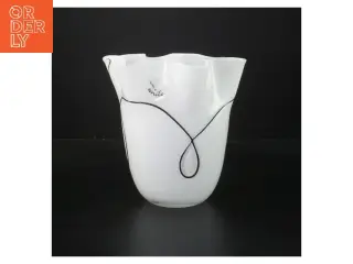 Elegant hvid vase (str. 18x18 cm)