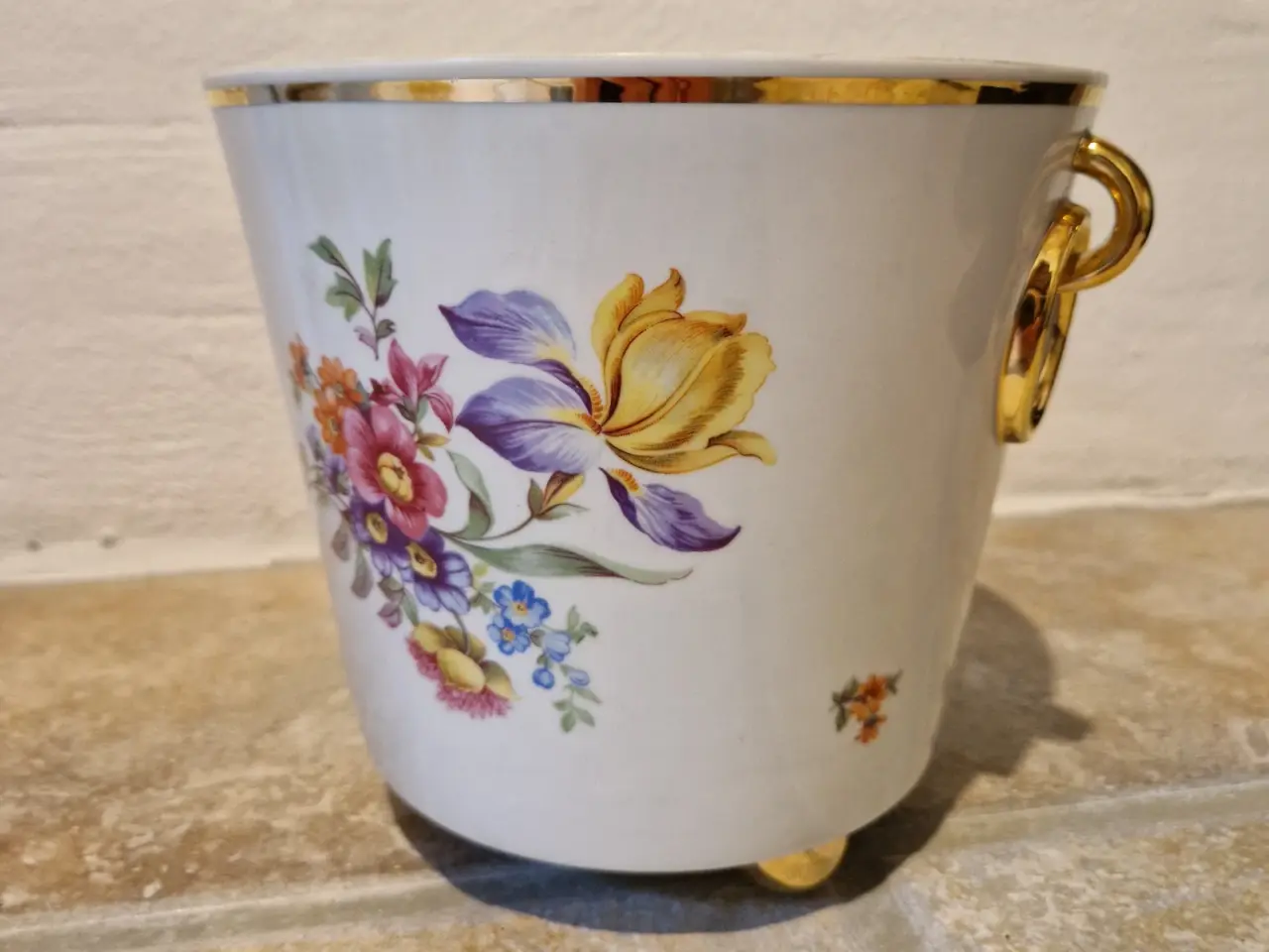 Billede 2 - Antik urtepotteskjuler med blomster og guld