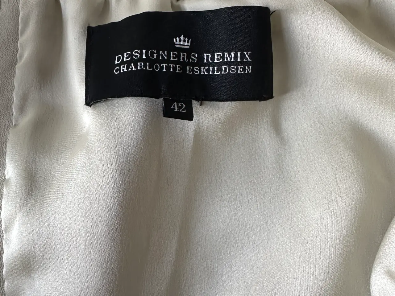 Billede 3 - Designers Remix skind nederdel, str. 42