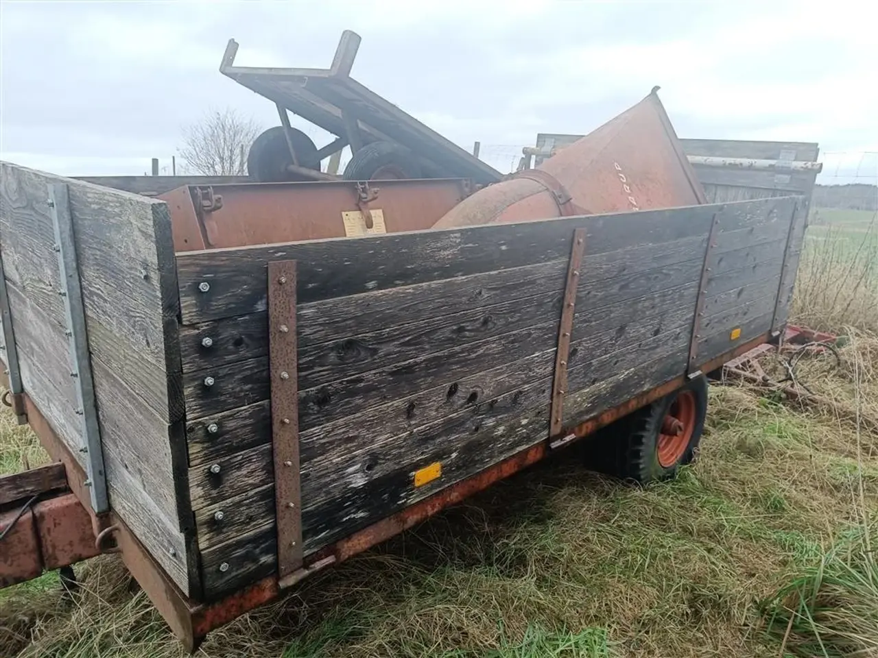 Billede 2 - Tim 4,5 ton med jern bund (momsfri)
