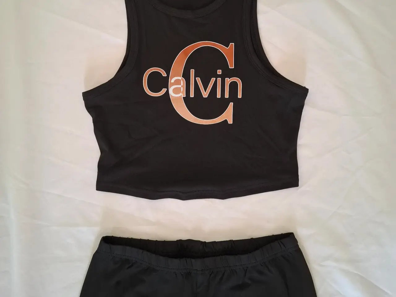 Billede 2 - Fejlkøb af Calvin Klein leggins/top sæt, sælges