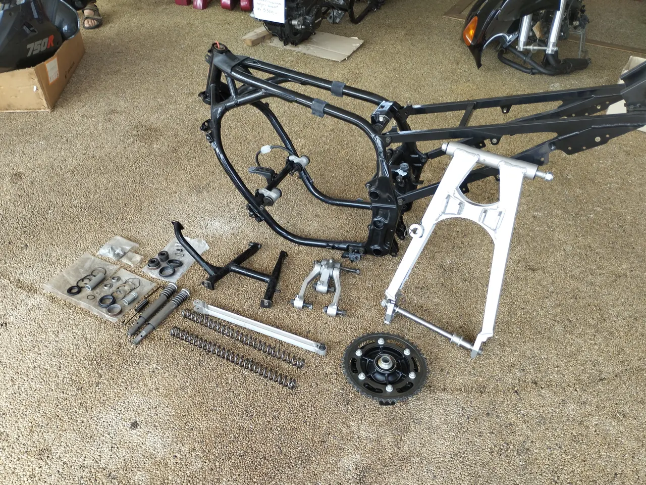 Billede 2 - Stel for og bag til Kawasaki GPX 750R ( se % ) .