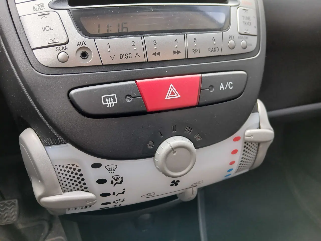 Billede 8 - Peugeot 107 1,0. 5 Dørs Air-Con