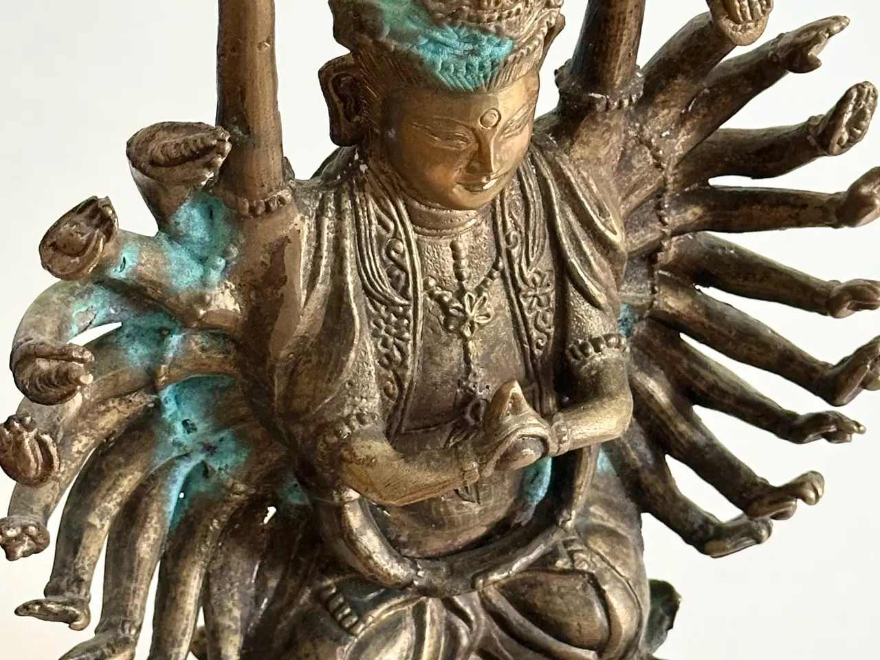 Billede 4 - Ældre Bodhisattva- el. Avalokiteshvarafigur
