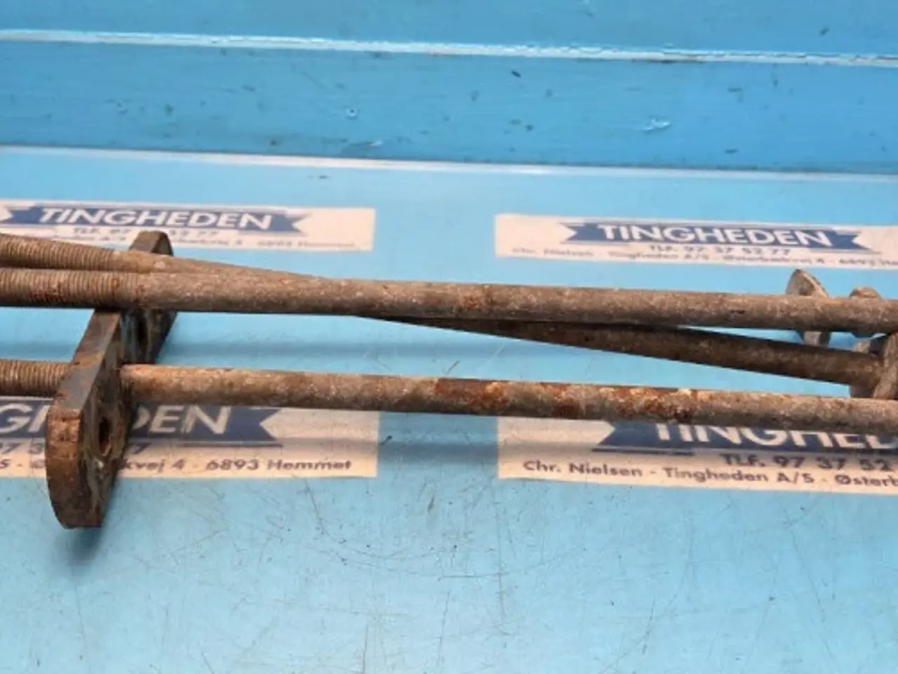 Billede 7 - New Holland 8340 Frontvægt Pin Sæt 801777536