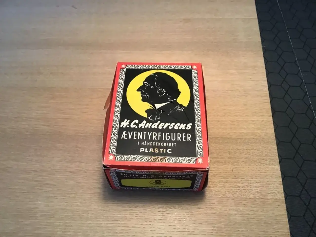 Billede 1 - H c Andersen figur i æske gammel