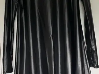 Kjole i Wet look
