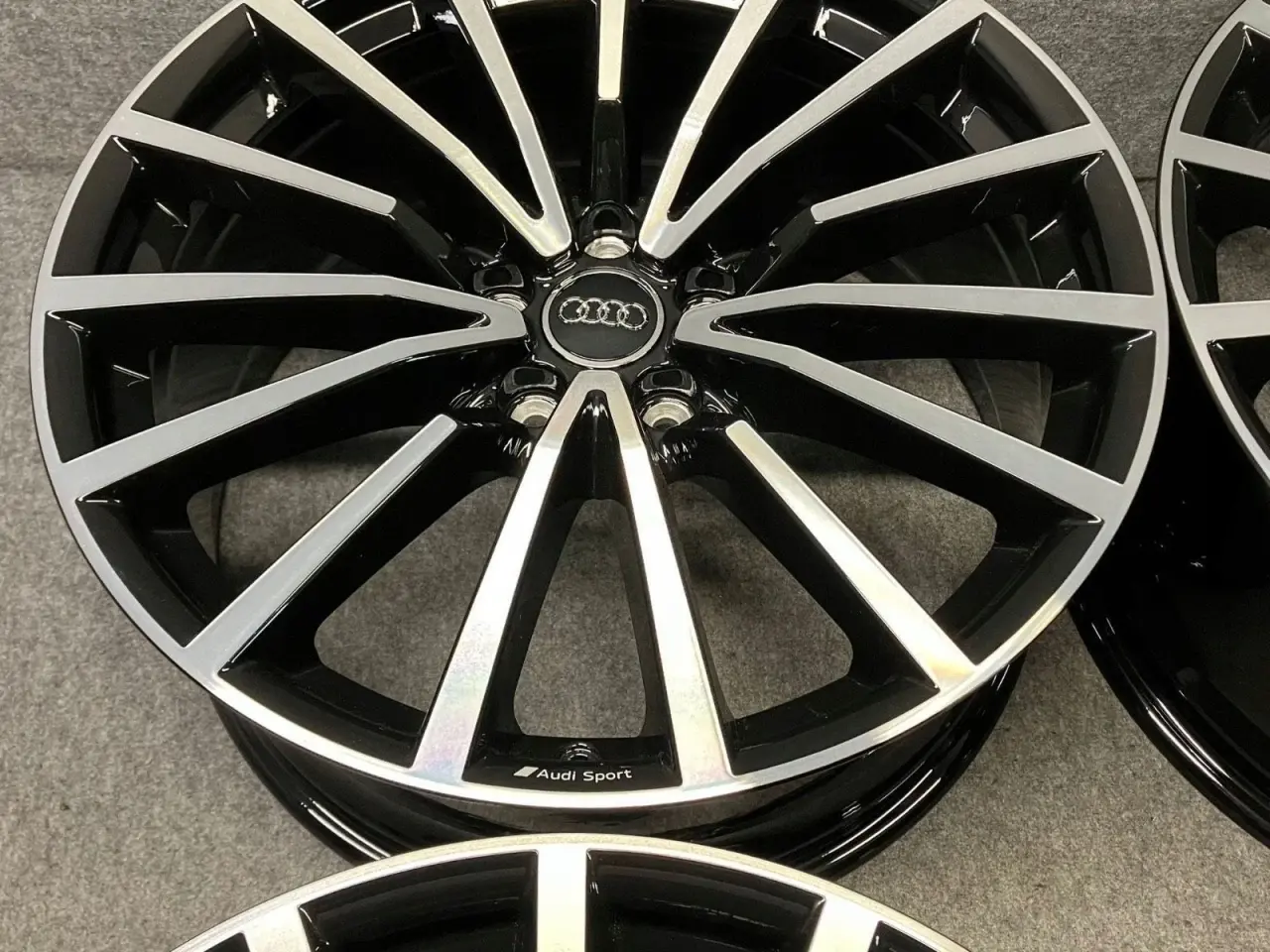 Billede 3 - ALUFÆLGE AUDI A4 S4 8W0 19"