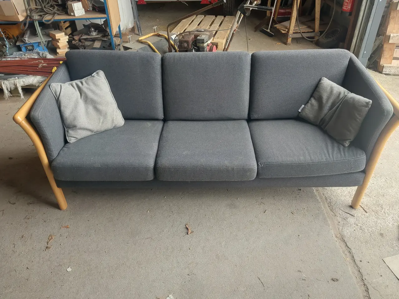 Billede 1 - Sofa med grå stof