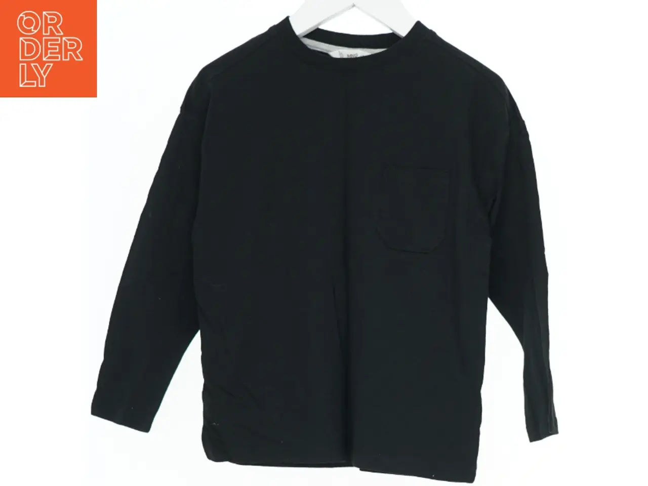 Billede 1 - Langærmet sort t-shirt fra Mango (str. 116)