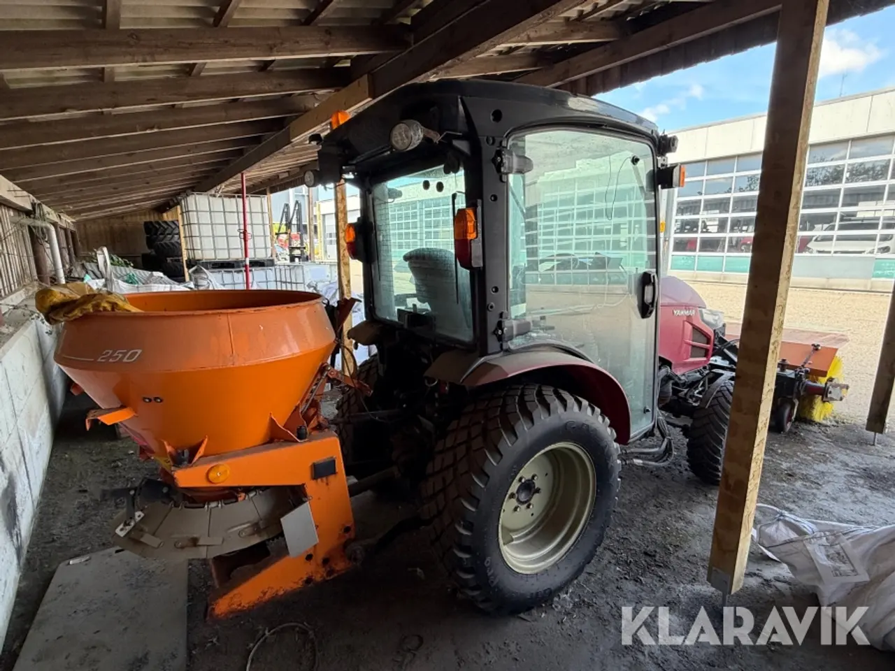 Billede 5 - Traktor Yanmar YT235 - med kost og spreder