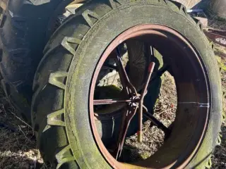 Tvillinghjul sæt 38" giv et bud ?