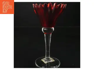 Dekorativ lysestage i glas med rød top fra Krifon (str. 11x20 cm)