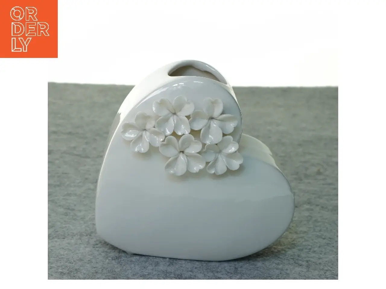 Billede 1 - Porcelæns vase, hjerte form (str. 12 x 13 x 6 cm)