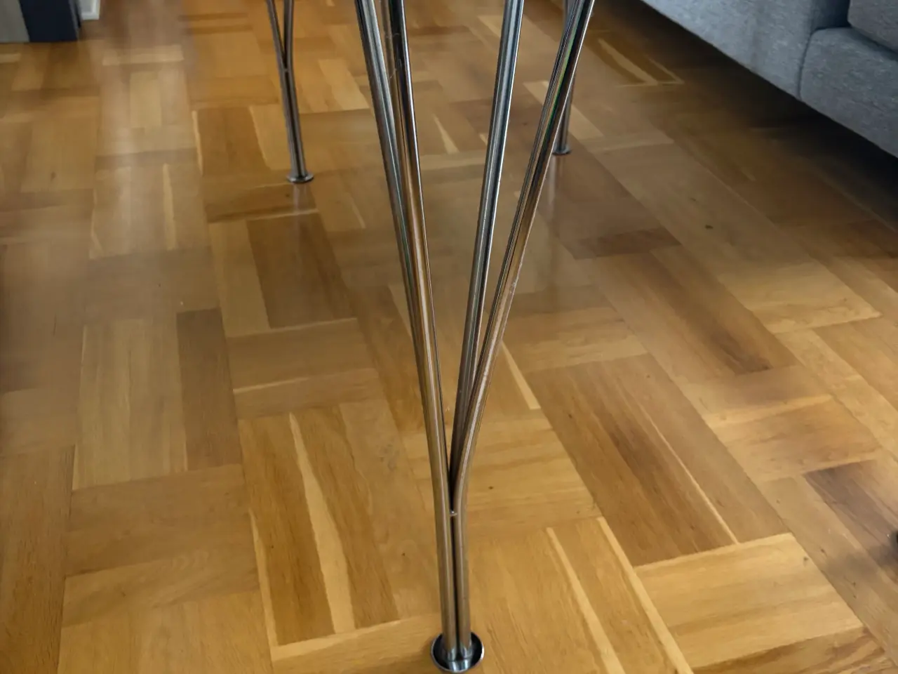 Billede 4 - Hvid Spisebord