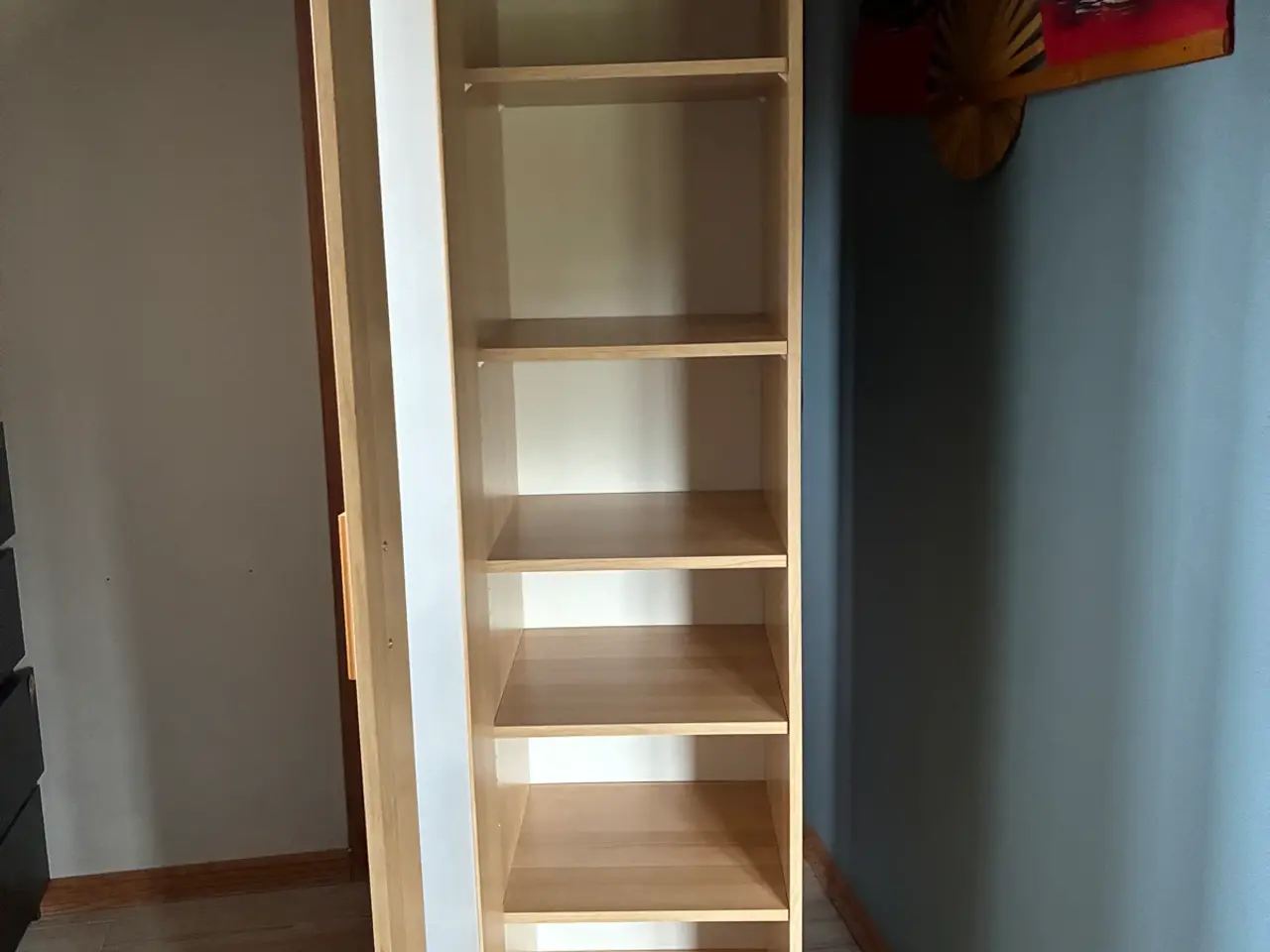 Billede 2 - IKEA Aneboda skab / reol med matteret låge