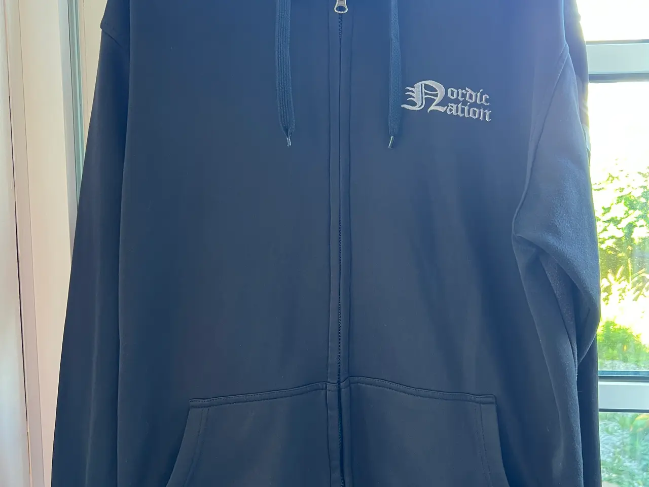 Billede 1 - Hoodie fra Nordic Nation m/Holger Danske. Str. XL.