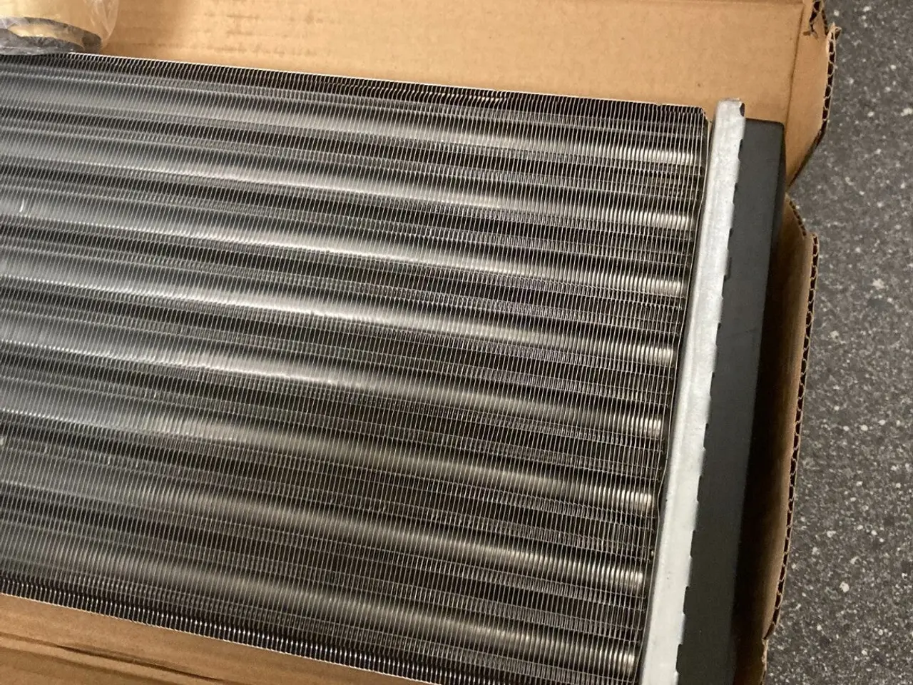 Billede 4 - Open Box Stark SKHE-0880012 Car Heater Core Heat