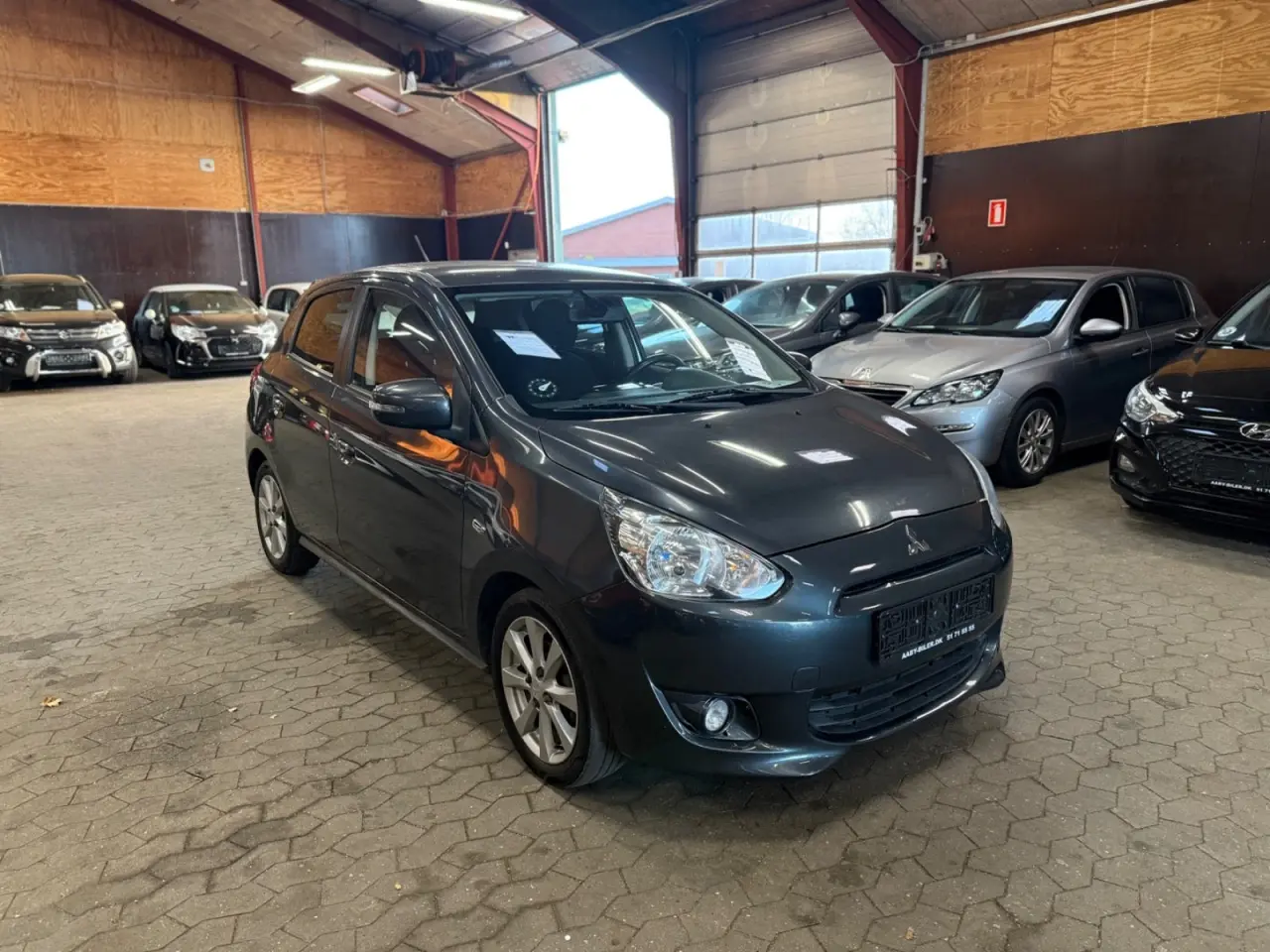 Billede 3 - Mitsubishi Space Star 1,2 Black & White