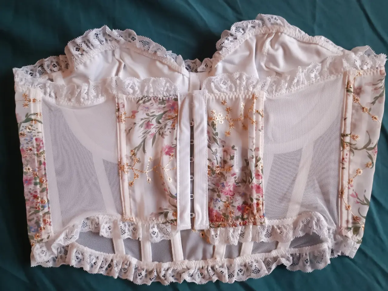 Billede 5 - Bustier top med applikation, small OG medium