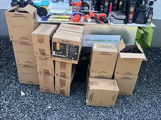 Forskellige professionelle bilpleje produkter 