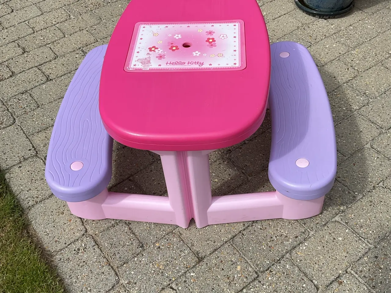 Billede 1 - Bord/bænkesæt HELLO KITTY 