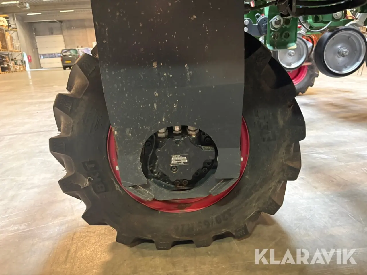 Billede 9 - Traktor Agrointelli Robotti LR med redskaber