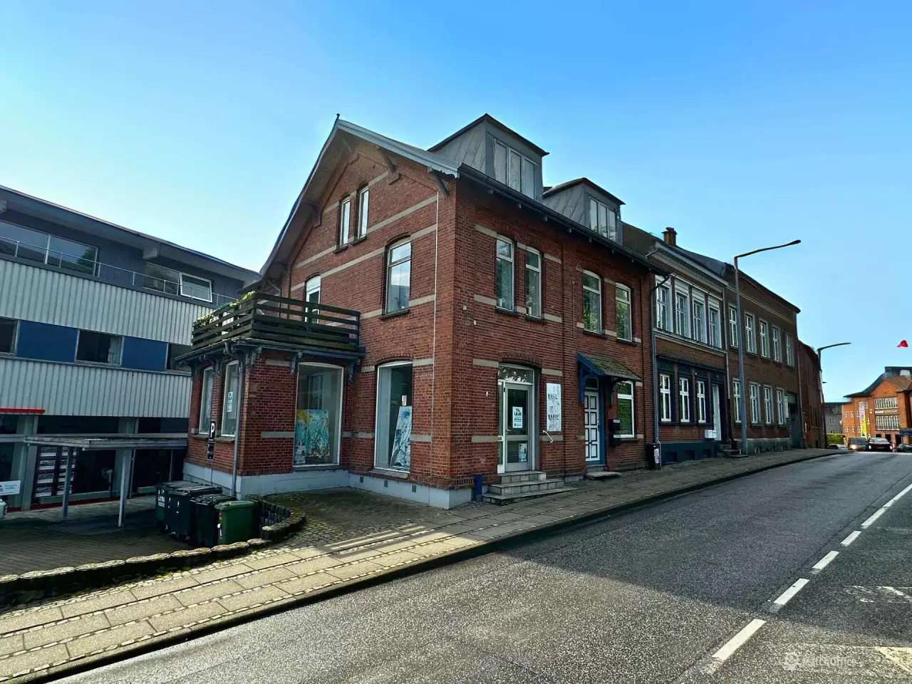 Billede 1 - Synligt butik/kontorlejemål ved Slotssøen – Fredericiagade 18. st., Kolding