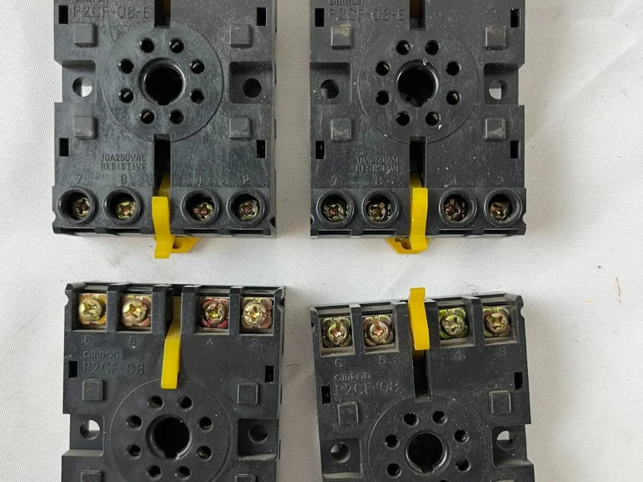 Billede 1 - Omron P2CF-08-E relæ Socket 8-Pin DIN Rail Screw