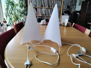19 billige lamper heraf 13 loft/væg