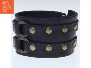 Læderarmbånd med nitter (str. 8 cm)