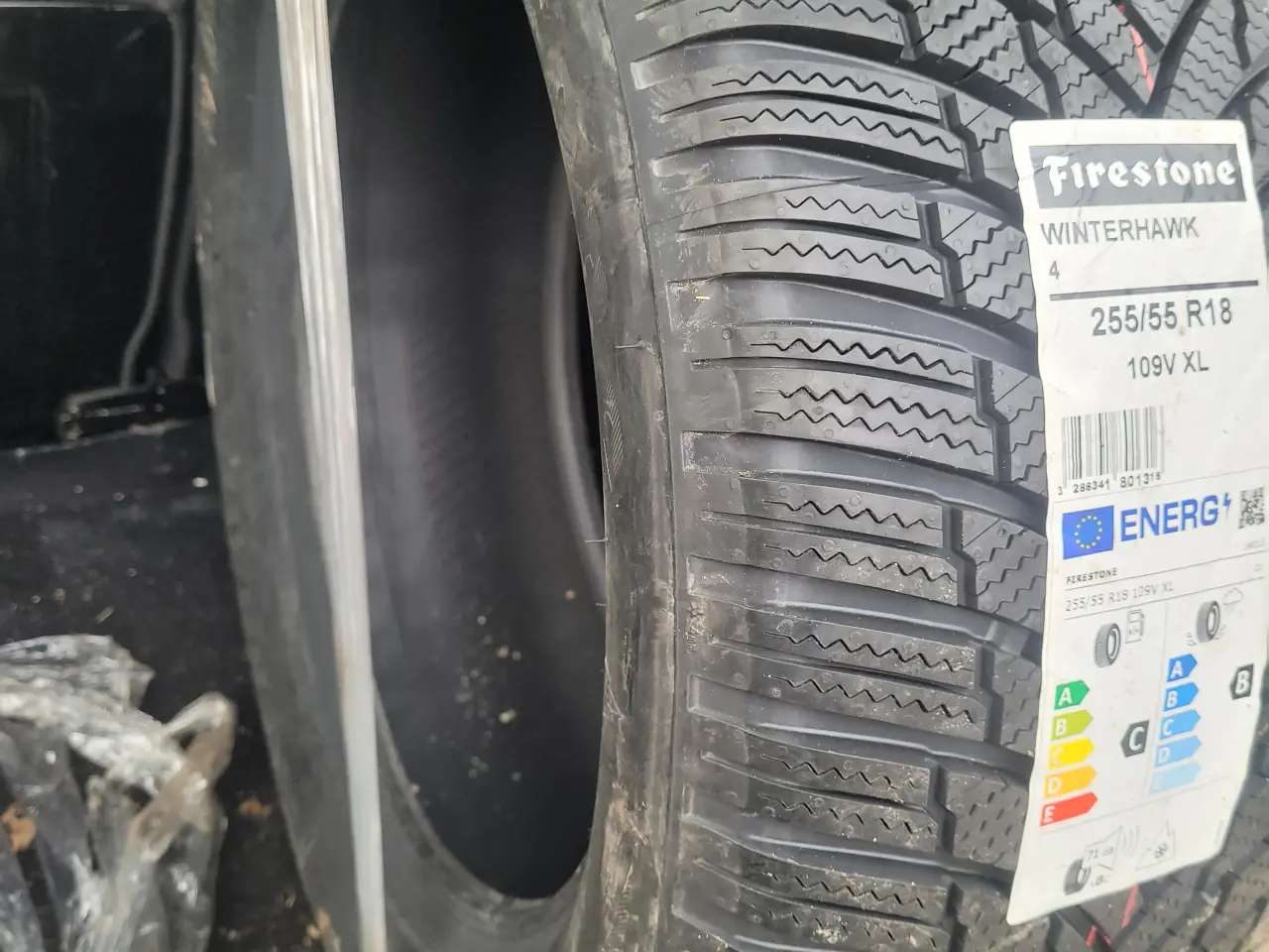 Billede 1 - 255/55R18 firestone vinter