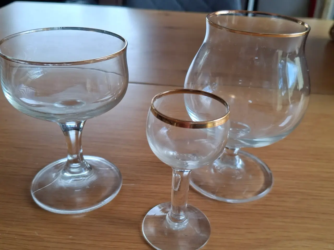 Billede 2 - Glas med guldkant