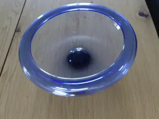 Holmegaard bord fad i blå glas.