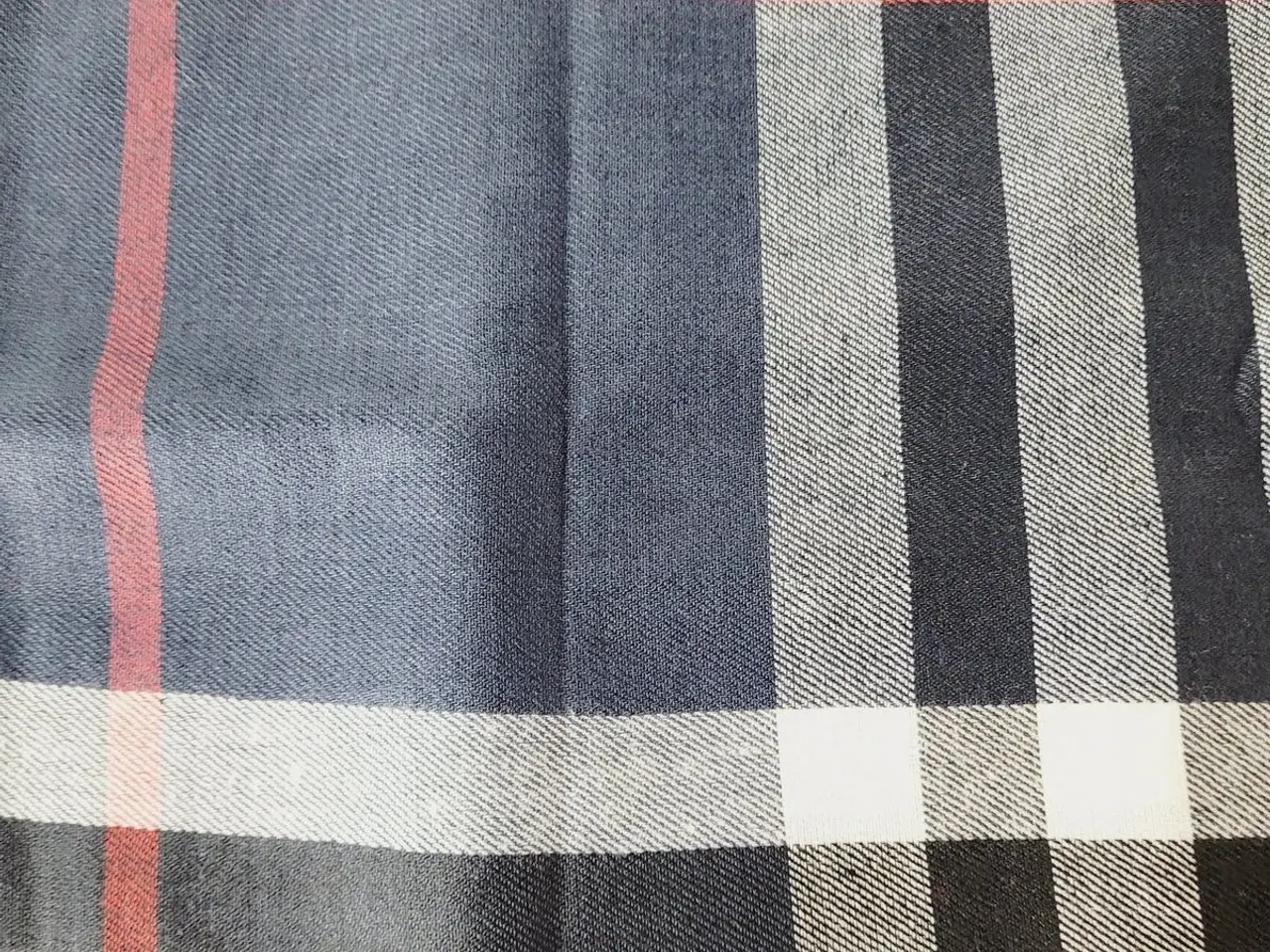 Billede 2 - ⭐️- Elegant og Blødt Pashmina Tørklæde - UBRUGT