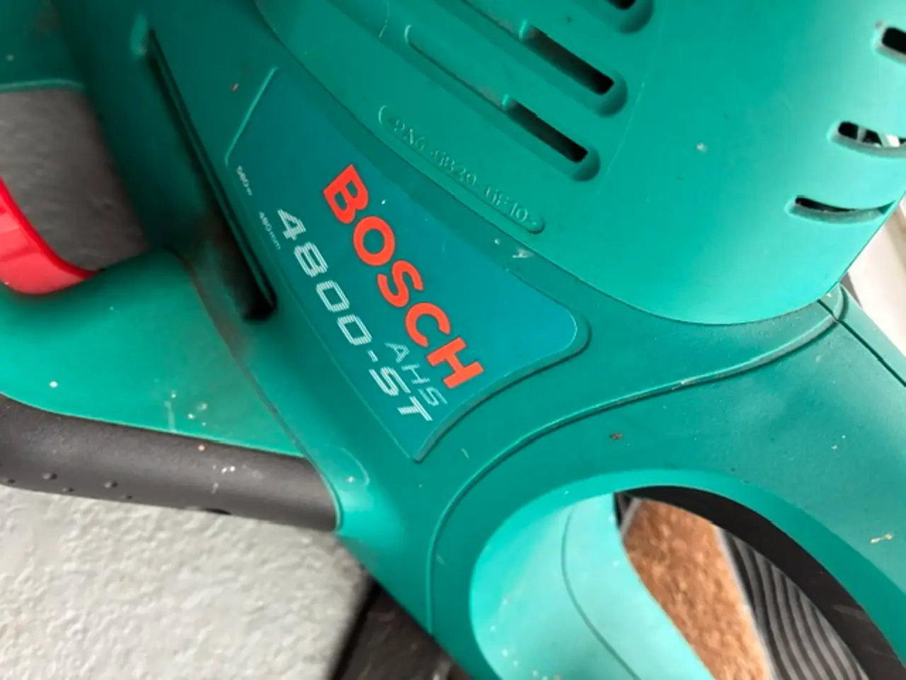 Billede 3 - Bosch hækkeklipper, stor udgave, tykke grene