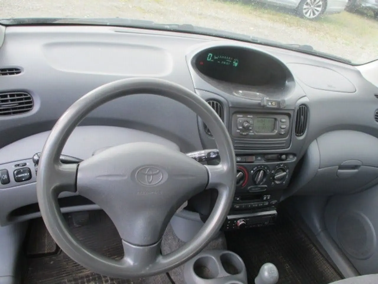 Billede 9 - Toyota Yaris Verso 1,3 Luna
