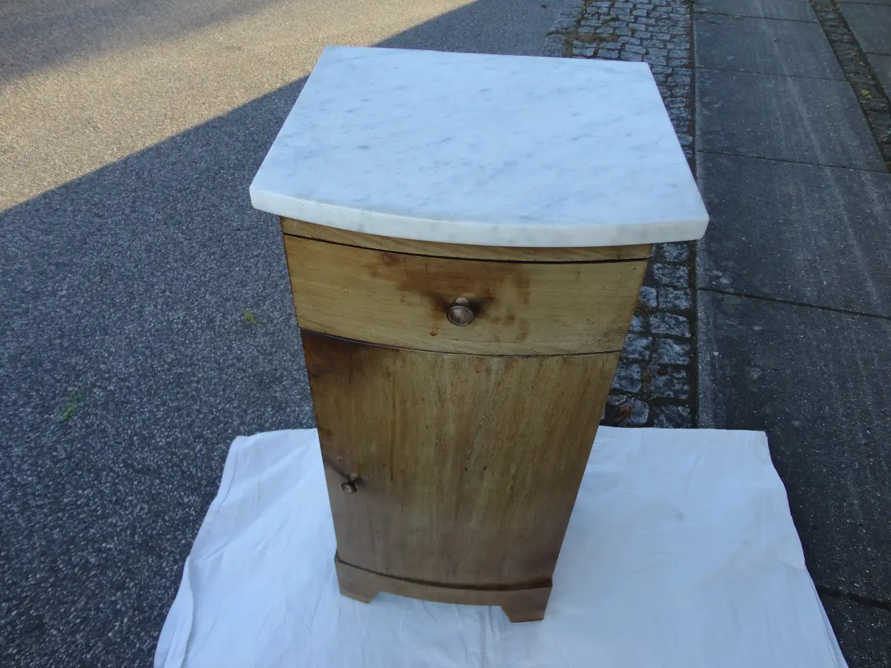 Billede 2 - Skab - marmor top :