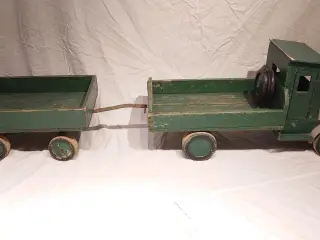 Meget stor gammel træ lastbil m. anhænger. 146cm.