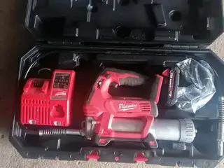 El fedtspræjte m 94 fedt patroner