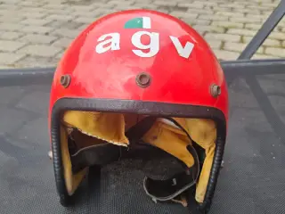 AGV styrthjelm.
