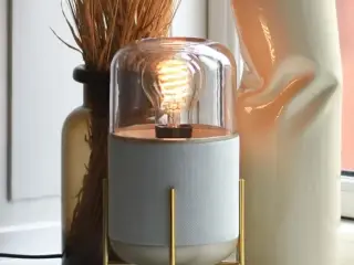 Ny Pendel/bordlampe bluetooth højttaler.