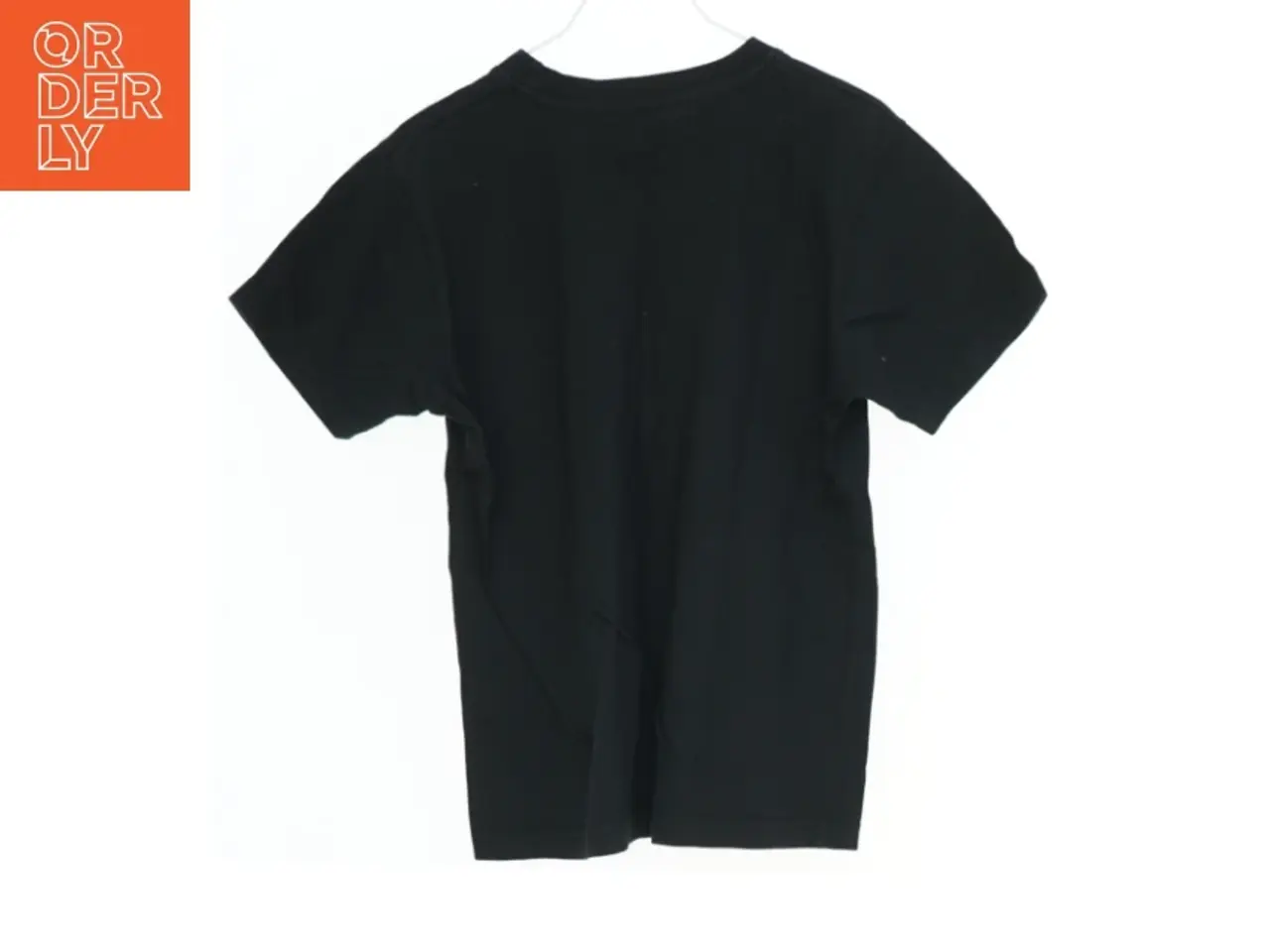 Billede 2 - Sort T-Shirt med grafik (str. 134)
