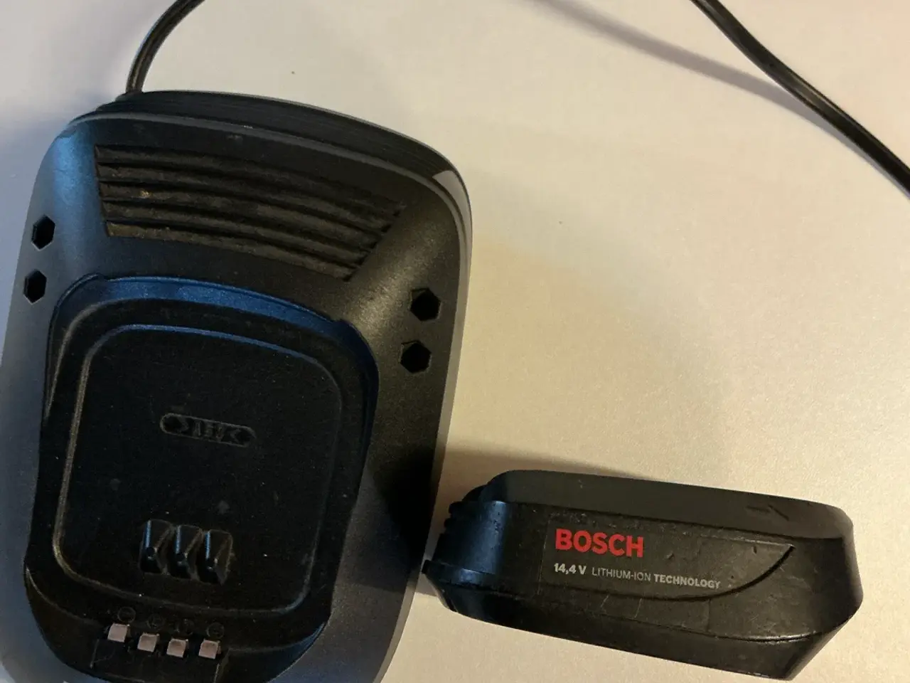 Billede 3 - Bosch batterioplader + batteri 